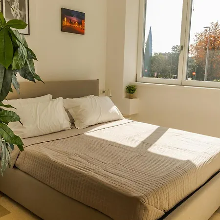 Moderno E Luminoso, Con Parcheggio Apartamento Údine